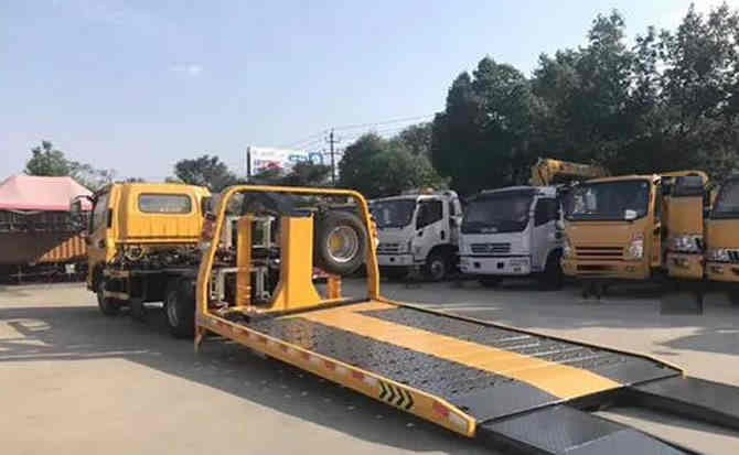 察布查尔汽车中途维修案例